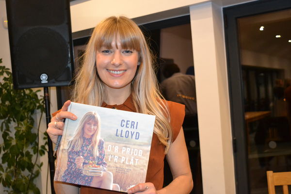 A picture of Ceri Lloyd